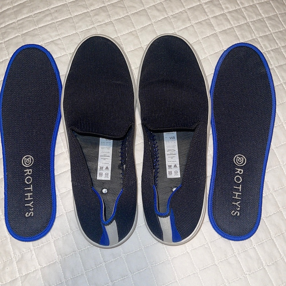 Rothy’s slip on sneakers size 8/ EUC/Black